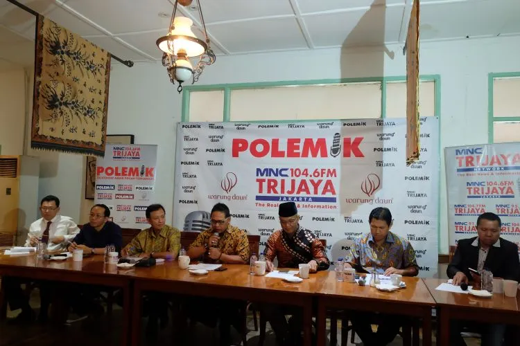 ALBUM FOTO: Talkshow Polemik MNC Trijaya FM "Maling Data Facebook"